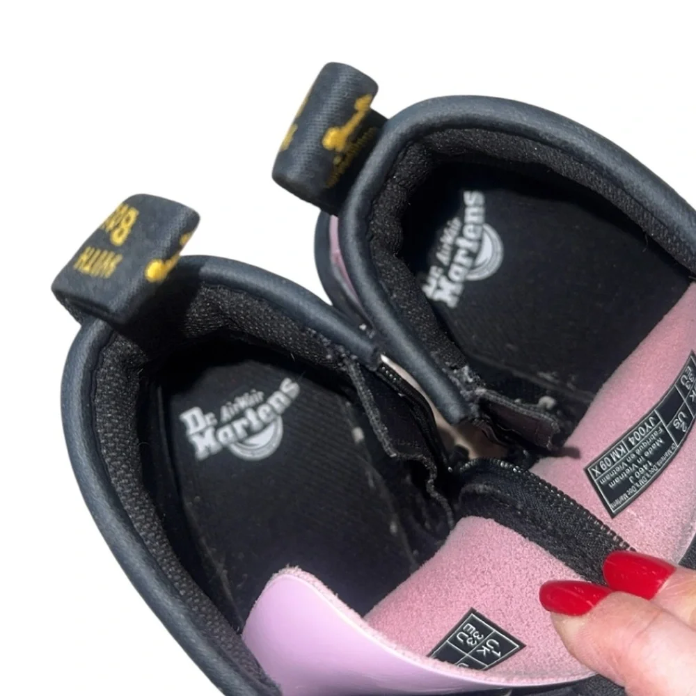 Dr. Martens‎ Girls Junior 1460 Pink Patent Leather Boots Size 2